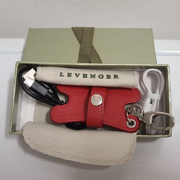 Levenger Red Leather Pocquettes Cable/Cord Clip-on Holder - Picture 3 of 14